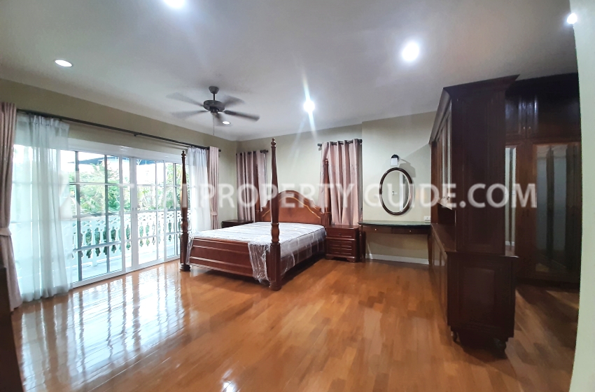 House with Shared Pool in Sukhumvit 